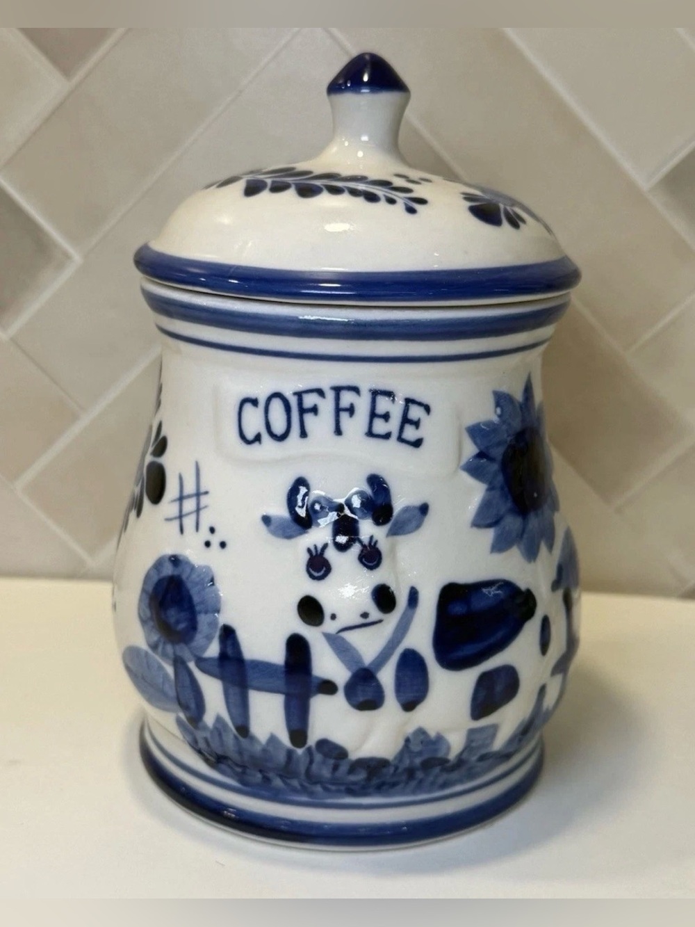 Blue Delft Deco Lidded Canister Jar COFFEE
Handpainted Holland 6"T Mint Condn